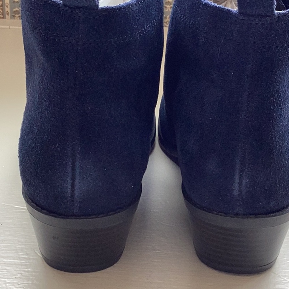 VIONIC NAVY BLUE SUEDE BOOTIES - Picture 4 of 8